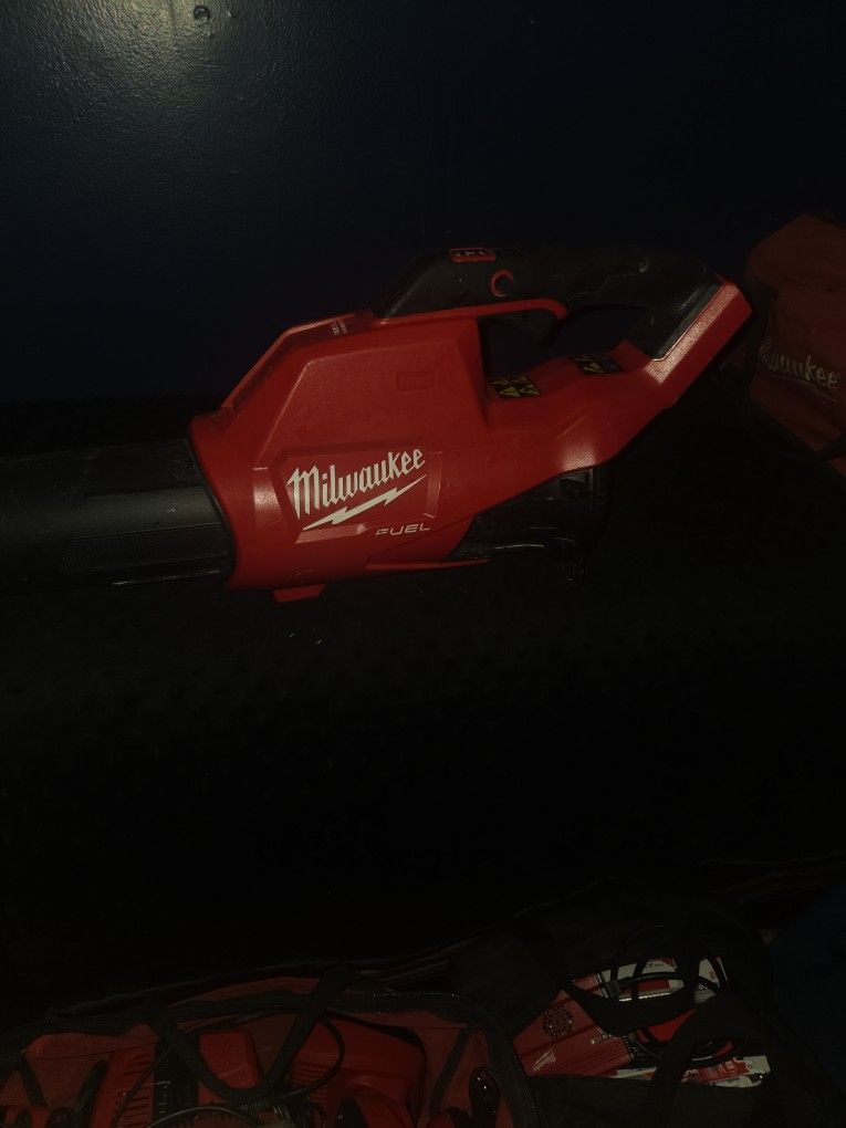 Milwaukee Blower M18fuel