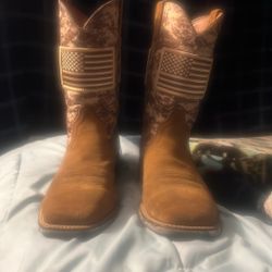 Ariot Boots