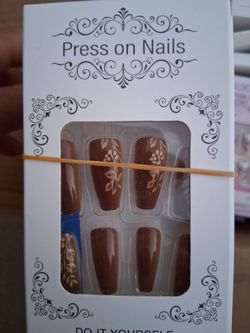 Multiple press on nails