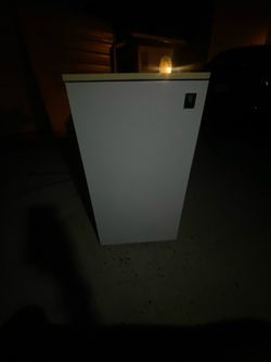 GE mini fridge