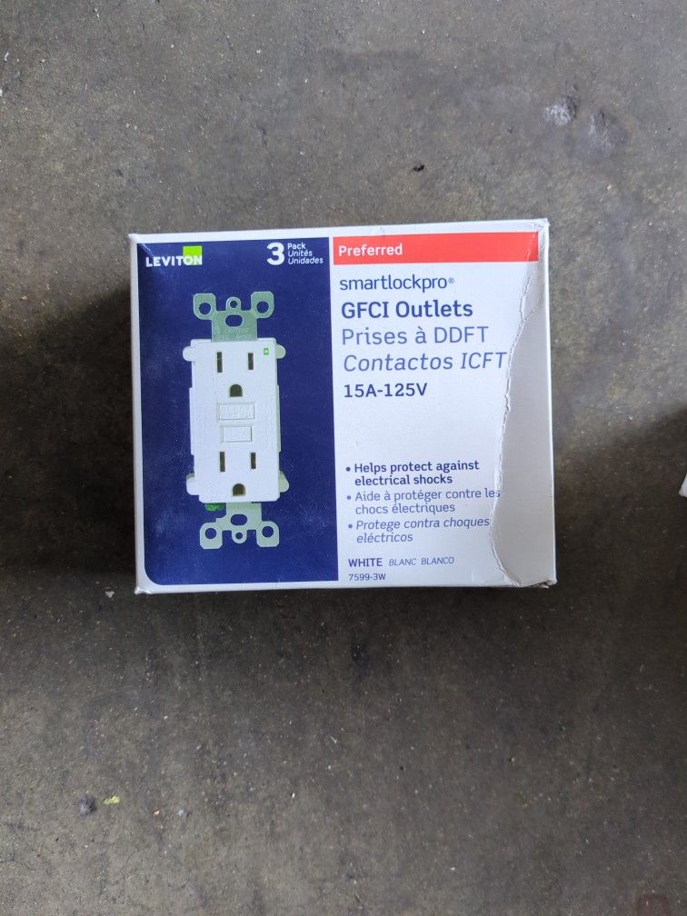 Outlets 3 Pack Box