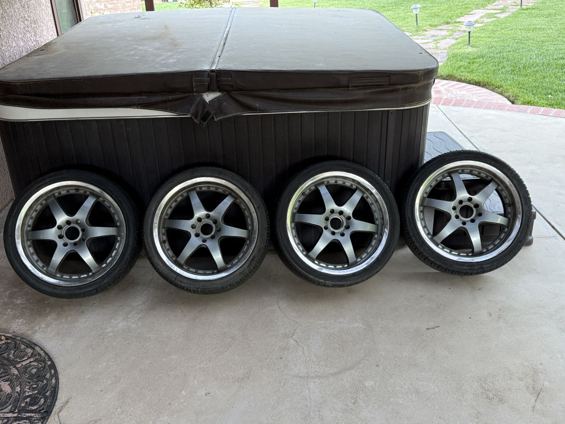 17 Inch Universal Wheels With Tires