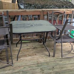 Patio Table And 4 Chairs
