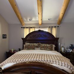 Cal King Bedroom Set