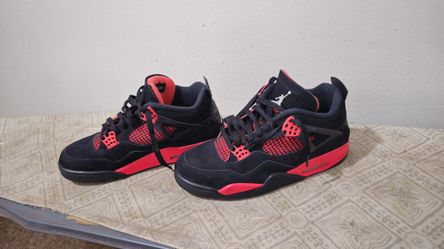 Jordan 4 Retro Red Thunder  Size 10
