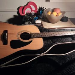 Fender Acoustic Guitar NICE! Hard Protective Case Included! 