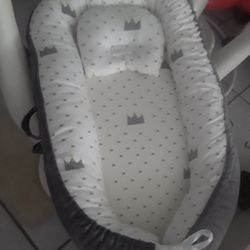 Classic Baby Lounge with Head Support