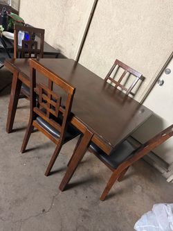 Comedor de 4 sillas