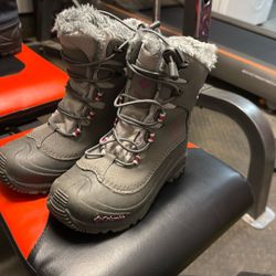 Columbia Girls Waterproof Winter Boots – Size 3  25. OBO