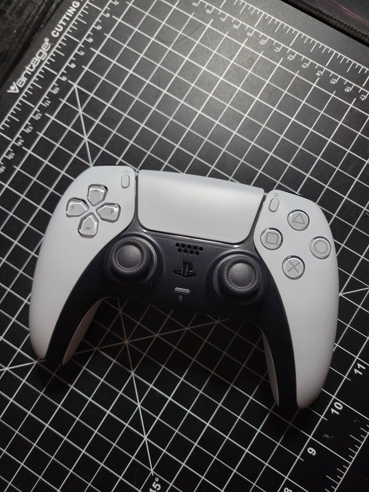 PS5 Controller White