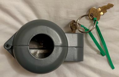 SECURITY KEYED ENTRY DOOR KNOB - Lock a closet or any door in a couple of seconds