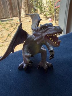 Dragon Models Ltd 2005 Fantasy Dragon Vinyl PVC Figure Gray Winged Open Mouth Collectible
