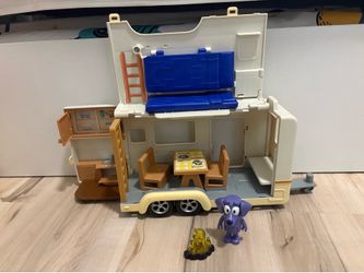 Bluey & Jean Luc's Caravan Adventures Playset