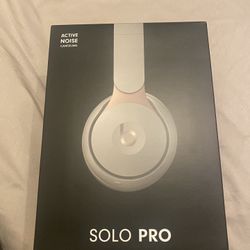 Beats Solo Pro 