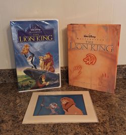Disney The Lion King Classic VHS Boxed Silk Touch Throw Blanket bundle