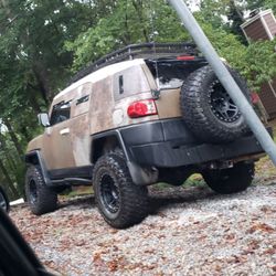 Toyota FJ Cruiser - Random Parts - Look At Pictures 