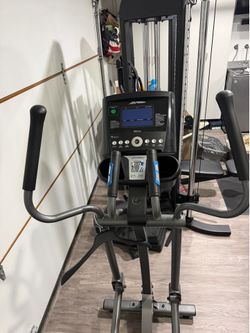 Life Fitness E1 Elliptical-Like New(Paid $2,000) $750