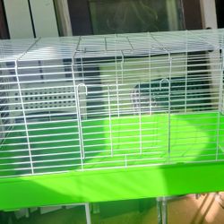 Rabbit cage in good condition.