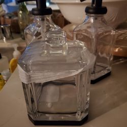 Three Piece Bathroom Accessory Set