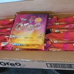 OREO Golden Sandwich Cookies, Pink Colored Creme with Glitter, Trolls World Tour Limited Edition, 12 Pack (10.7 oz.)