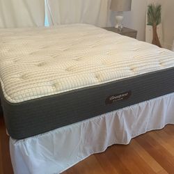 Beauty Rest silver Mattress And platform 