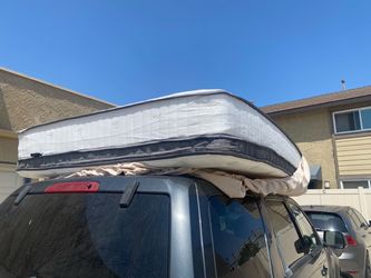Clean Queen complete bed— Limpio Cama de Reina Entero