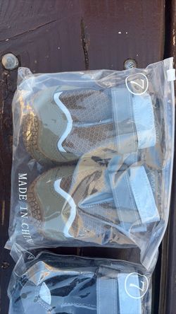 Dog shoes, size 7