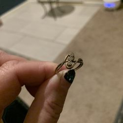 Gold  Ring With 3 Diamonds 