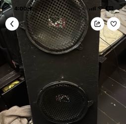 2 12’ Kicker subwoofers in box
