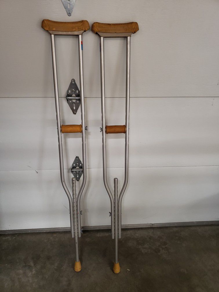 Aluminum Crutches (Free)