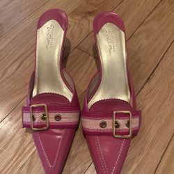 Size 9 pink preppy slide heels 