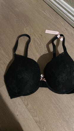 Victoria’s Secret bra  36DDD