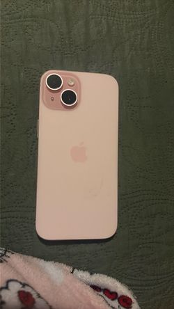 iPhone 15 pink