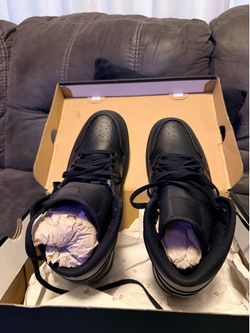 AIR JORDAN 1 MD SIZE 10.5