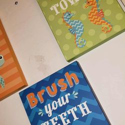 X2 HOBBY LOBBY NAUTICAL OCEAN SEA FISH WHALE BRUSH TEETH SEAHORSE HANG YOUR TOWEL BATHROOM PICTURE ART DECOR PLAQUE