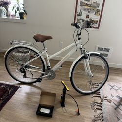 Norwood Bike With U-lock And Tire Pump