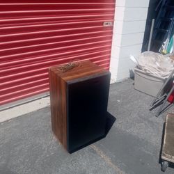 Fisher A Pair Of Speakers
