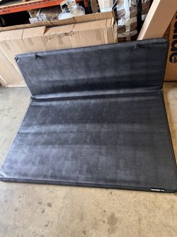 Extang Trifecta E-Series Tonneau 19–25 Ram 1500 5'7" #1