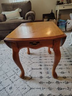 Vintage Broyhill? Thomasville? Solid Wood Drop-Leaf Accent Side Table with Drawer