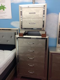 GOLD BLING BEDROOM SET, QUEEN BED DRESSER MIRROR