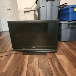 Sony Bravia KDL-32L4000 32" LCD TV. 