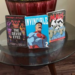 INVINCIBLE, Five Nights At Freddys, Maus, Books