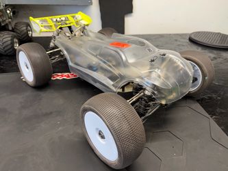Losi 8ight 4.0 Truggy roller