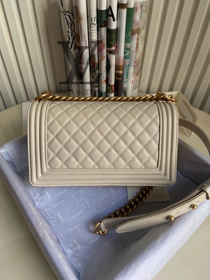 Chanel leboy bag 67086 25x15x10cm 12 for Sale in Westbury, NY - OfferUp