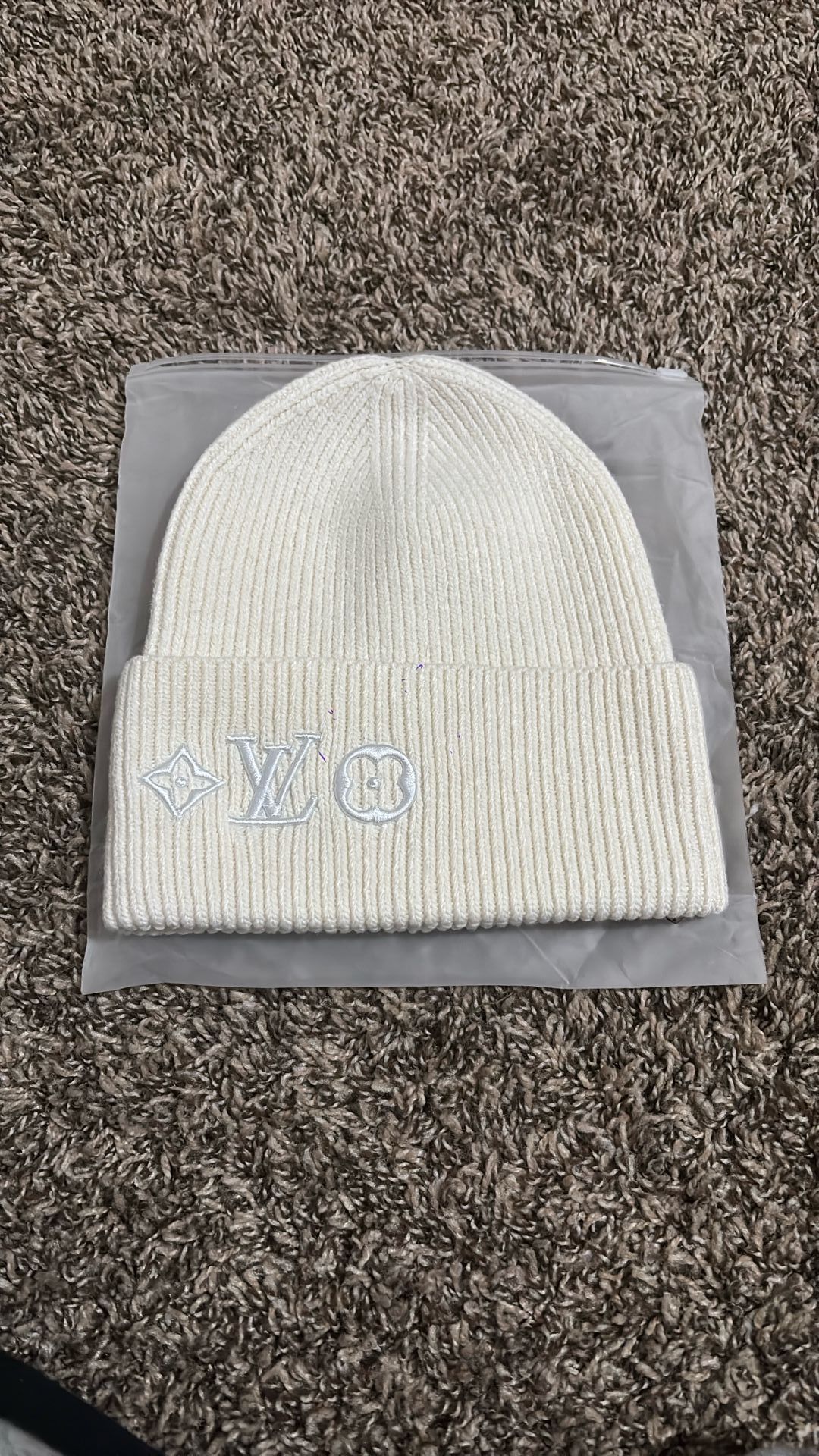 LV Headline Beanie (WHITE) BRAND NEW!