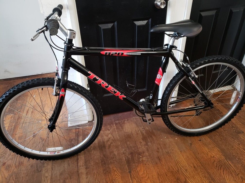 TREK 820 ALPHA