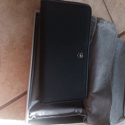 Victoria Continental Wallet