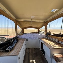 1982 Pop Up Tráiler