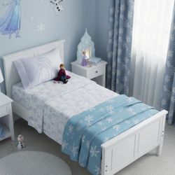 Frozen Winter Frost Adventures 3-Piece Twin Sheet Set, Polyester, White & Purple, Disney