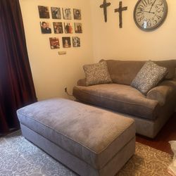 Mustang Chair & 1/2 w/ottoman 